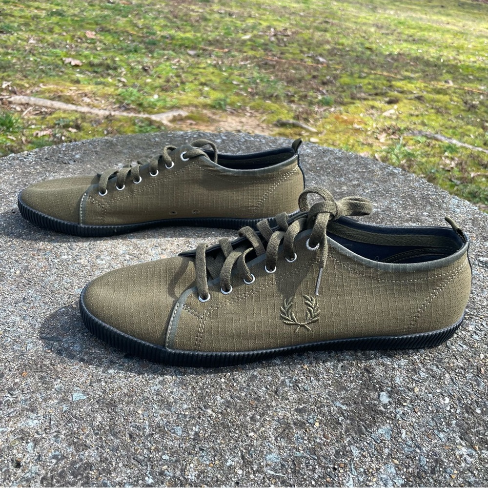 Fred Perry Kingston Sneakers Size 11 Olive Green